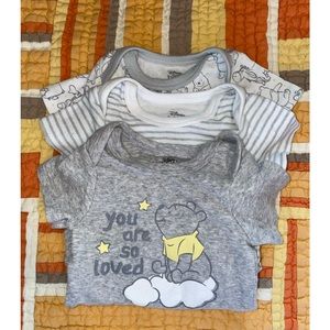 Bundle of 3 onesies